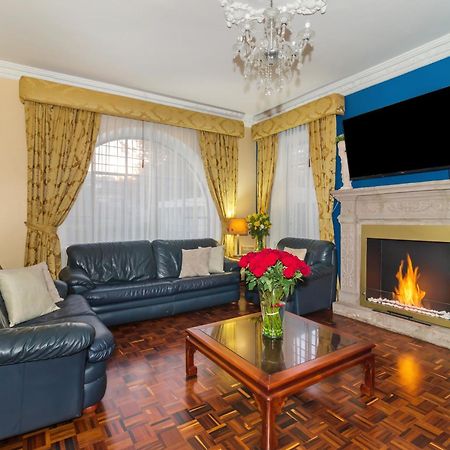Hotel La Cartuja Кито Екстериор снимка