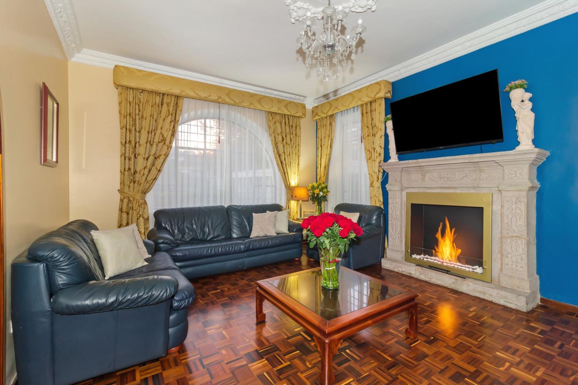 Hotel La Cartuja Кито Екстериор снимка