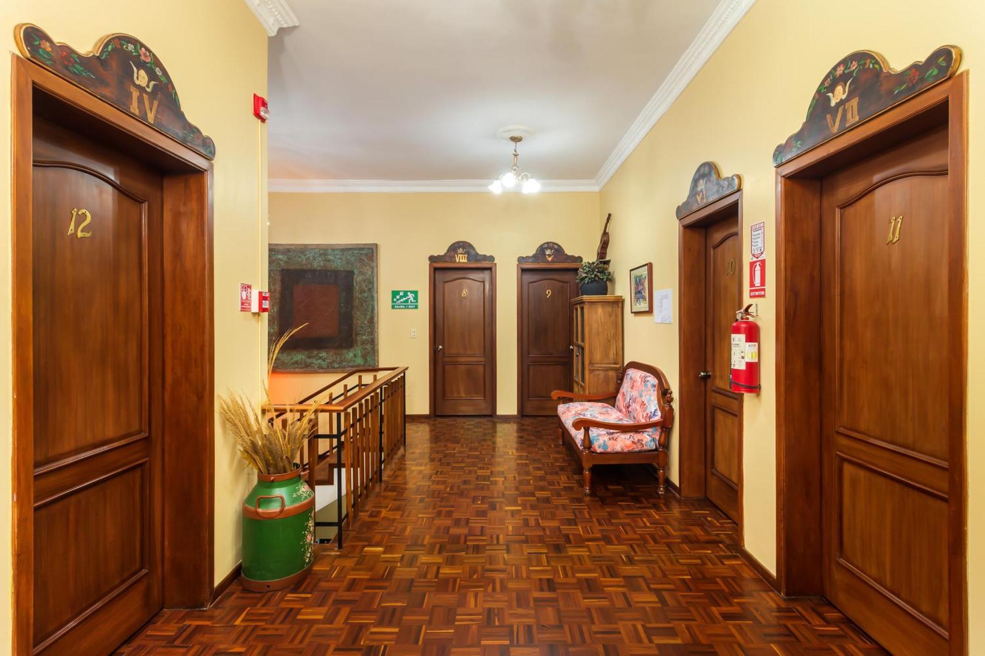 Hotel La Cartuja Кито Екстериор снимка