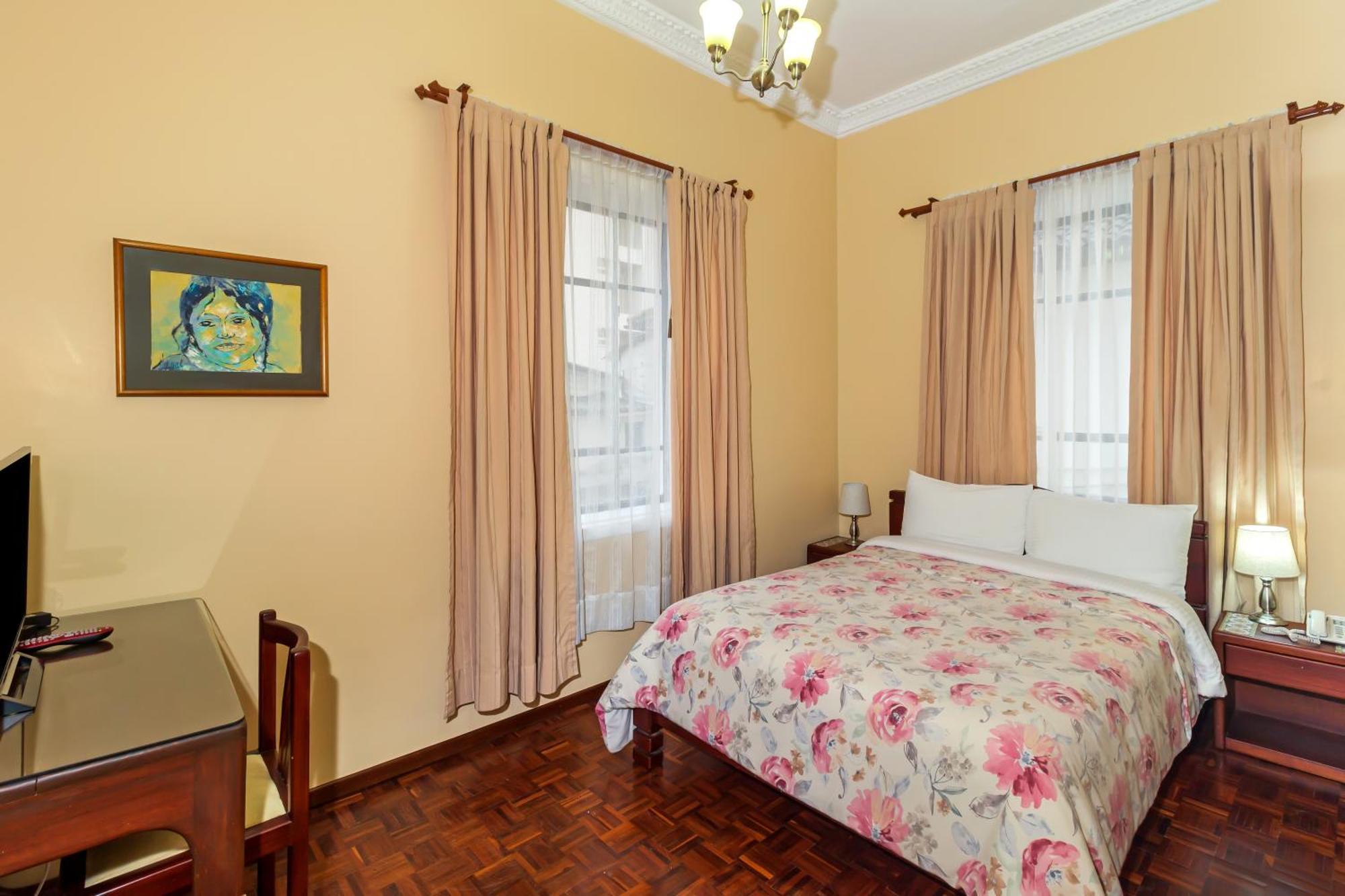 Hotel La Cartuja Кито Екстериор снимка