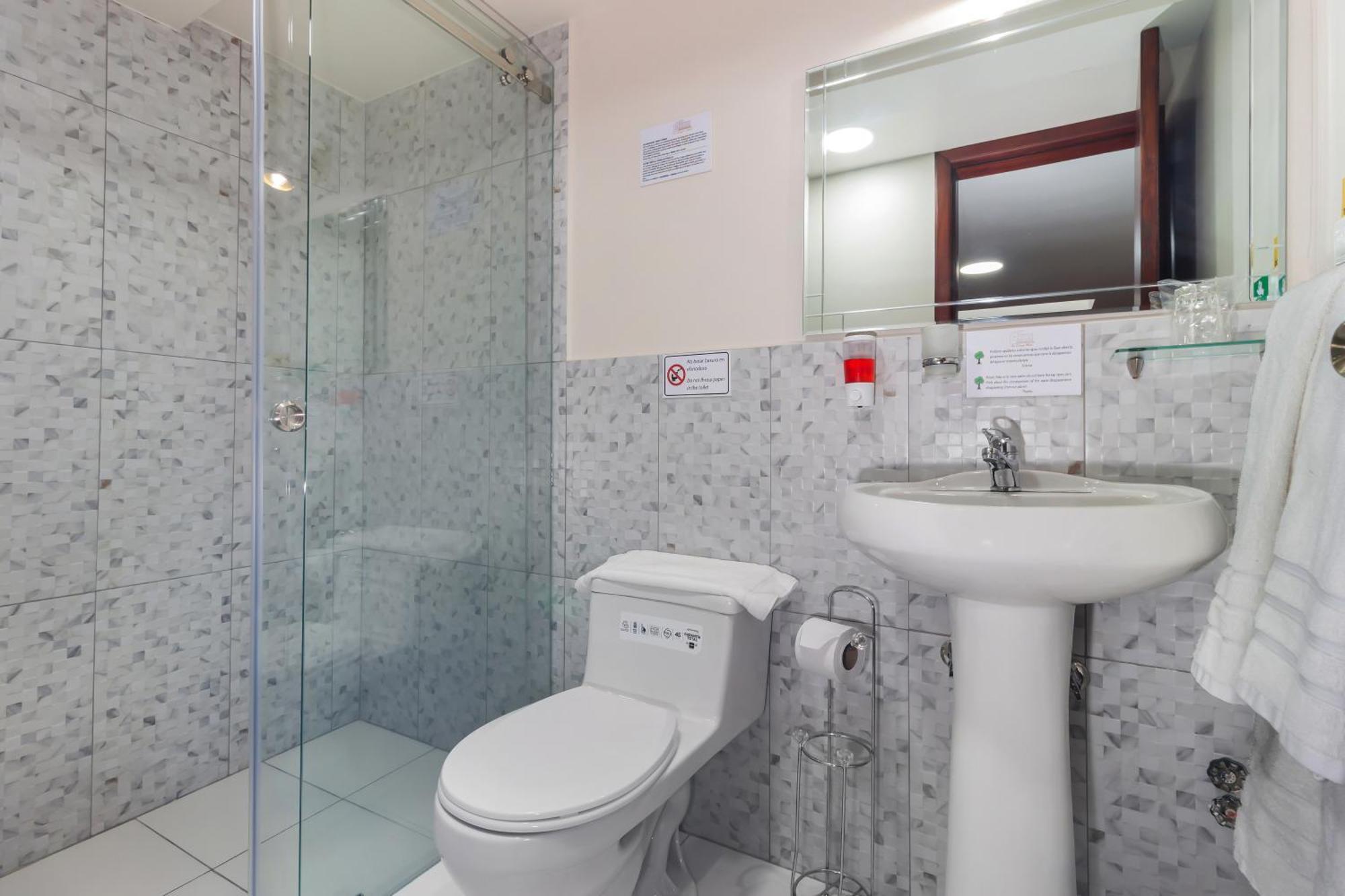 Hotel La Cartuja Кито Екстериор снимка