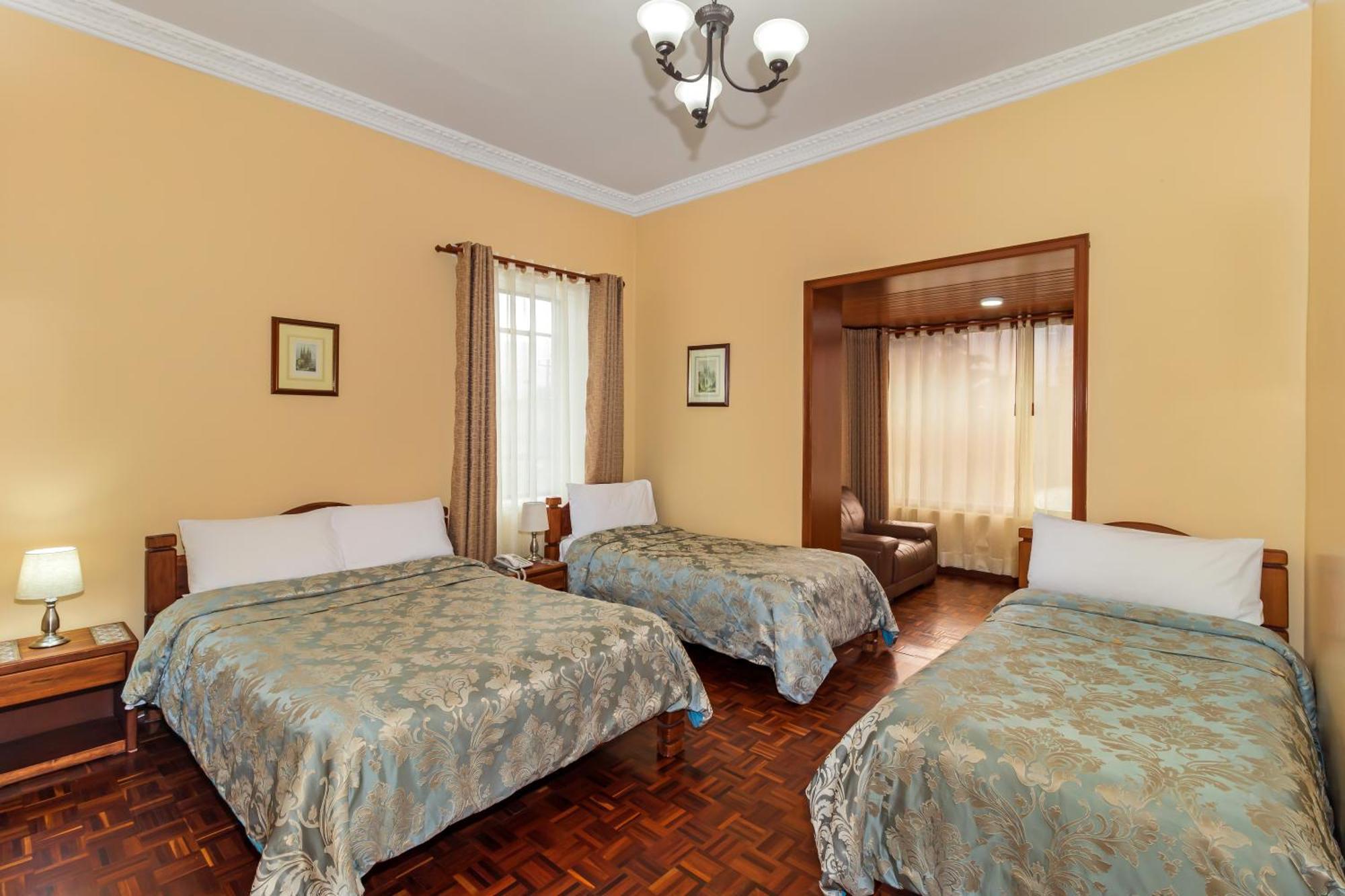 Hotel La Cartuja Кито Екстериор снимка