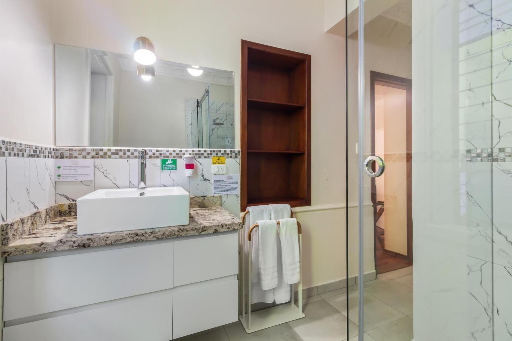 Hotel La Cartuja Кито Екстериор снимка