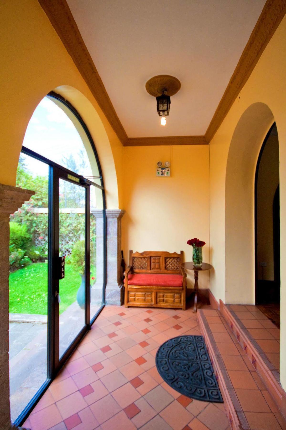Hotel La Cartuja Кито Екстериор снимка